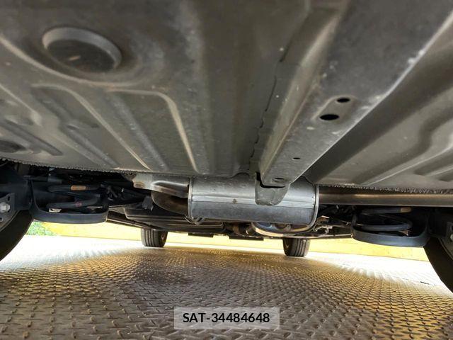 Toyota VOXY 2021-04 7360395-18