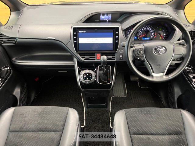 Toyota VOXY 2021-04 7360395-1
