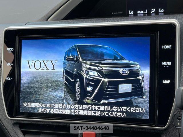 Toyota VOXY 2021-04 7360395-3