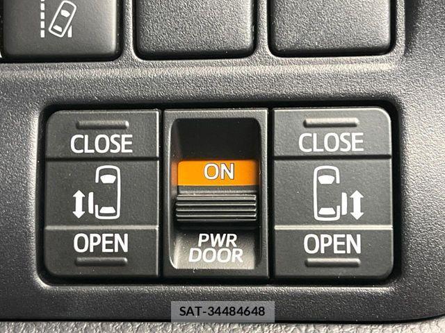 Toyota VOXY 2021-04 7360395-5