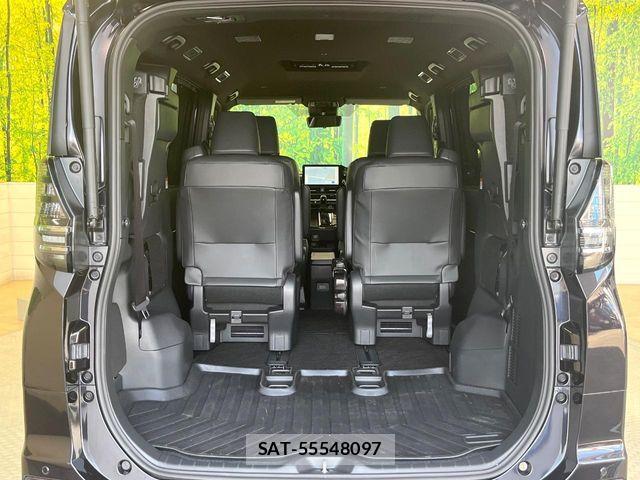 Toyota VOXY 2024-10 7360381-10
