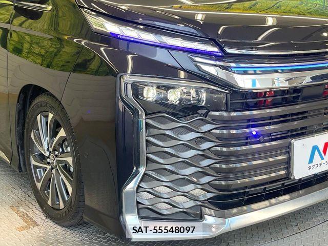 Toyota VOXY 2024-10 7360381-12