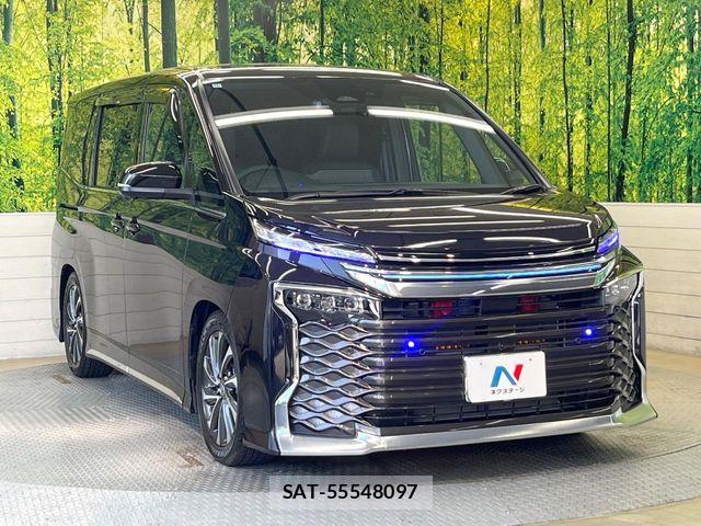 Toyota VOXY 2024-10 7360381-16
