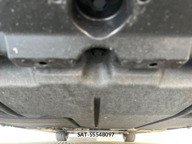Toyota VOXY 2024-10 7360381-18