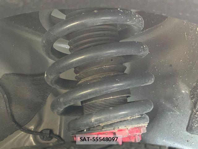 Toyota VOXY 2024-10 7360381-19