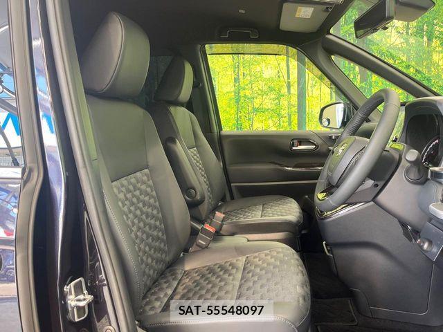 Toyota VOXY 2024-10 7360381-7