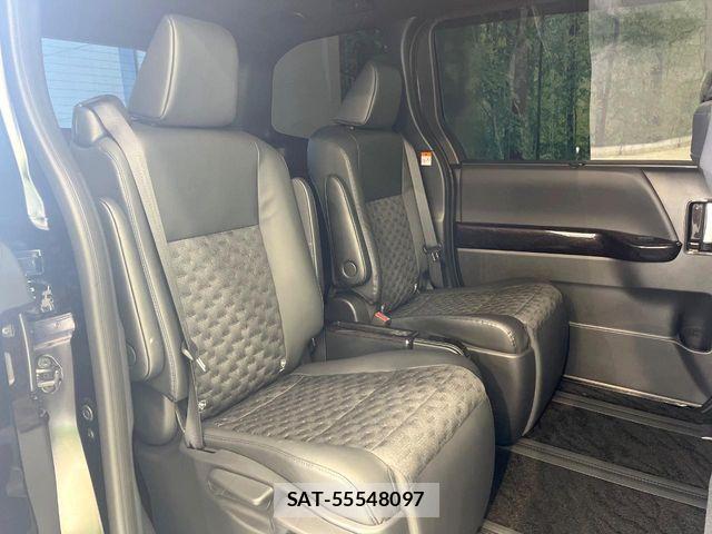 Toyota VOXY 2024-10 7360381-8