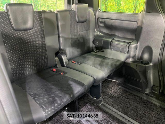 Toyota VOXY 2021-07 7360396-9