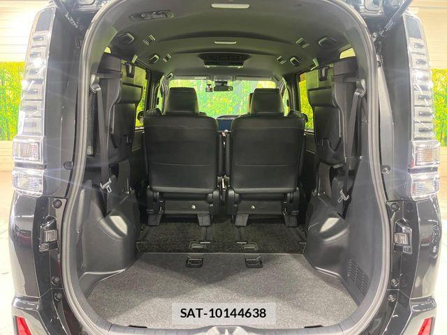 Toyota VOXY 2021-07 7360396-10