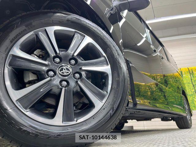 Toyota VOXY 2021-07 7360396-13