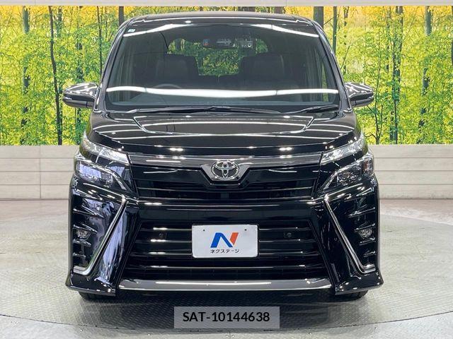 Toyota VOXY 2021-07 7360396-14