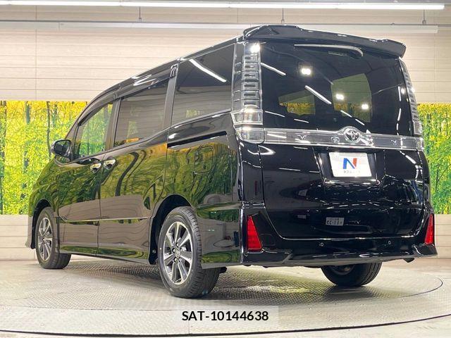 Toyota VOXY 2021-07 7360396-17
