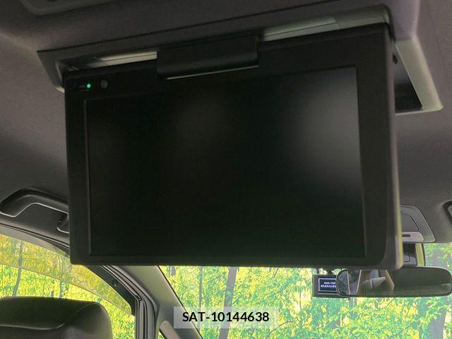 Toyota VOXY 2021-07 7360396-3