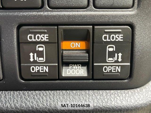 Toyota VOXY 2021-07 7360396-4