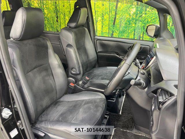 Toyota VOXY 2021-07 7360396-7