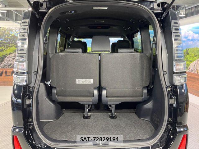 Toyota VOXY 2019-10 7360392-10