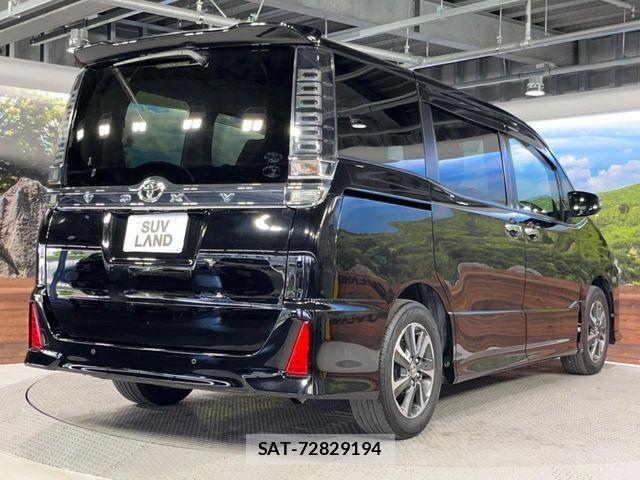 Toyota VOXY 2019-10 7360392-17