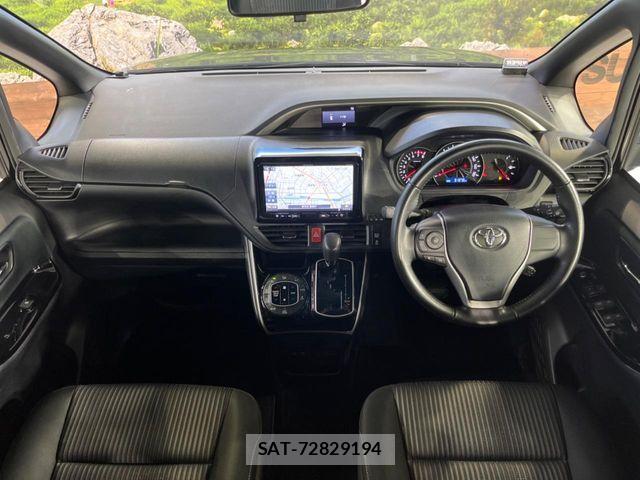 Toyota VOXY 2019-10 7360392-1