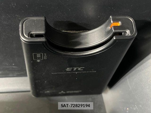 Toyota VOXY 2019-10 7360392-6
