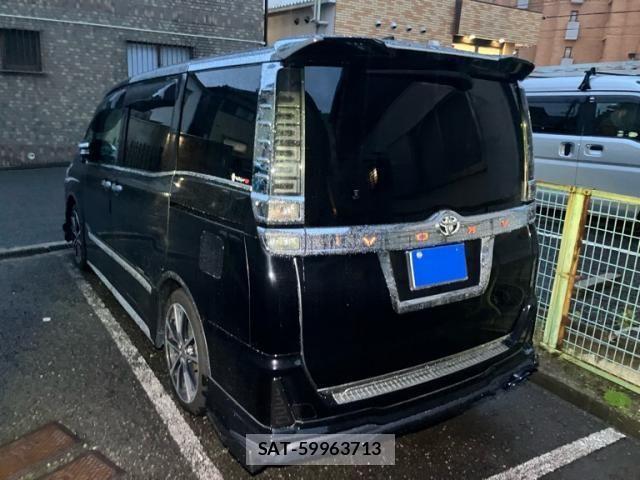Toyota VOXY 2018-04 7360415-4
