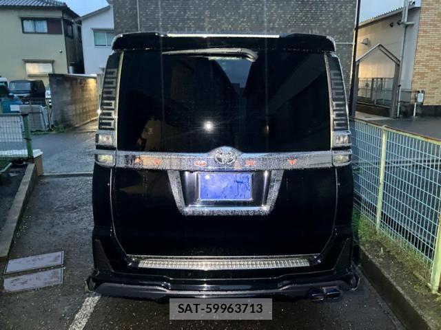 Toyota VOXY 2018-04 7360415-5