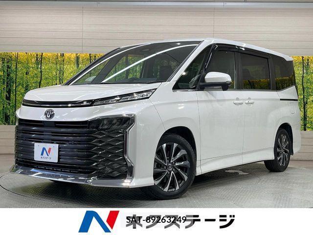 Toyota VOXY 2023-01 7360378-0