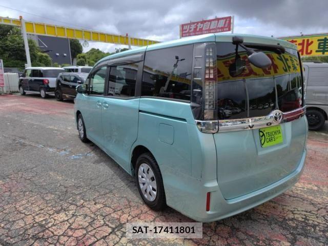 Toyota VOXY 2017-05 7360412-10