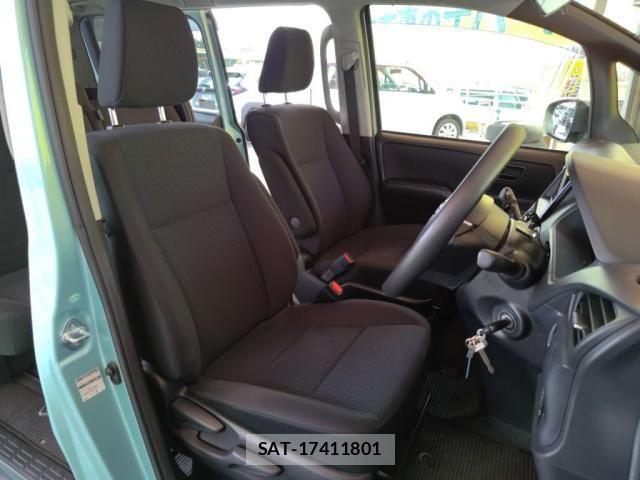 Toyota VOXY 2017-05 7360412-12