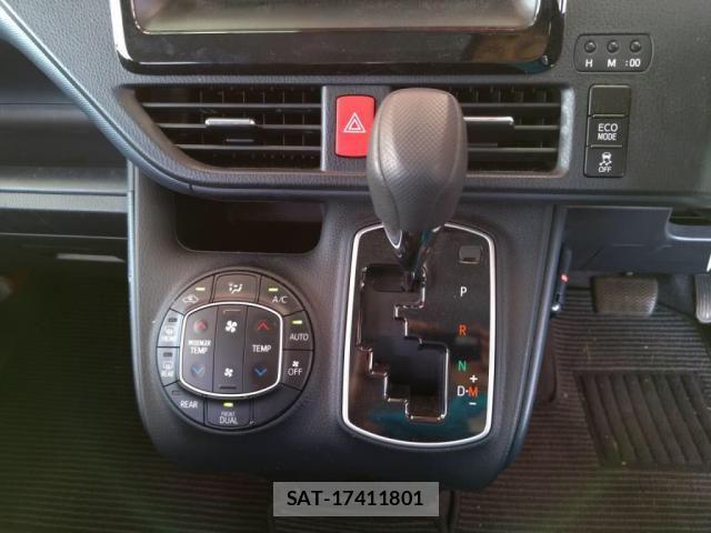 Toyota VOXY 2017-05 7360412-14