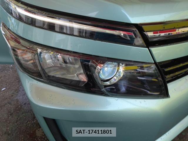 Toyota VOXY 2017-05 7360412-19