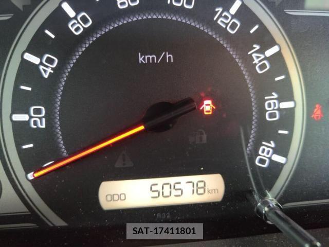 Toyota VOXY 2017-05 7360412-28
