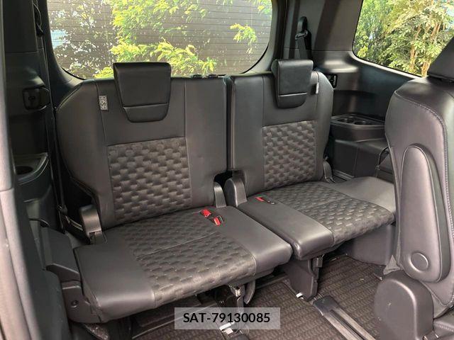 Toyota VOXY 2025-04 7360384-10