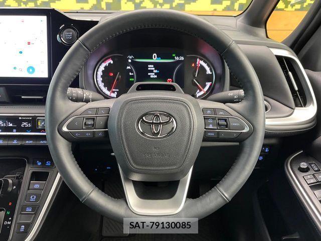 Toyota VOXY 2025-04 7360384-12
