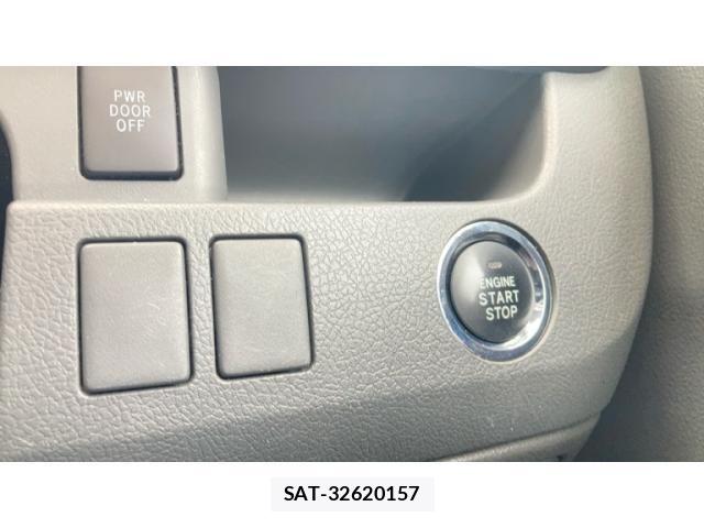 Toyota VOXY 2008-02 7360434-16