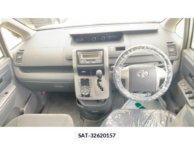 Toyota VOXY 2008-02 7360434-8