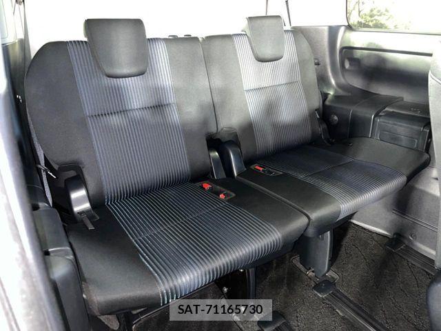 Toyota VOXY 2015-12 7360408-9