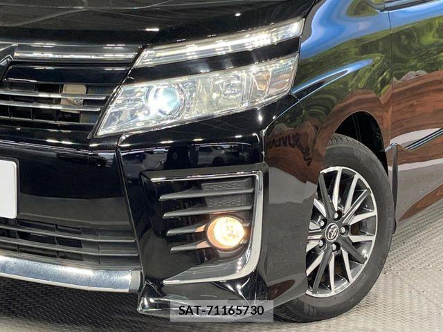 Toyota VOXY 2015-12 7360408-12