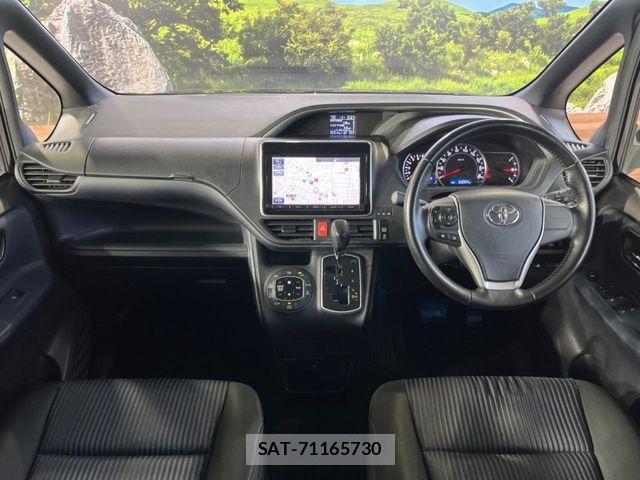Toyota VOXY 2015-12 7360408-1
