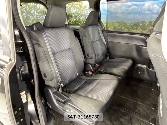 Toyota VOXY 2015-12 7360408-8