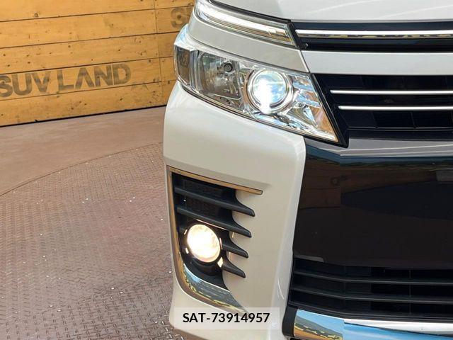 Toyota VOXY 2015-11 7360414-11