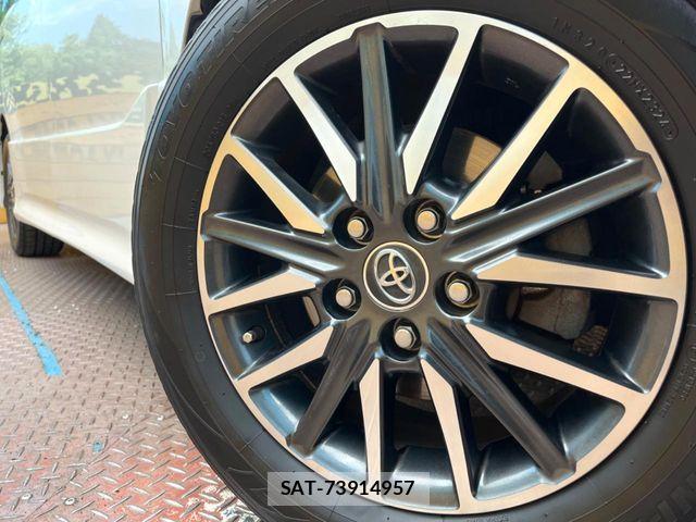 Toyota VOXY 2015-11 7360414-12