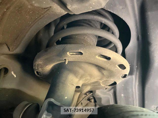 Toyota VOXY 2015-11 7360414-19