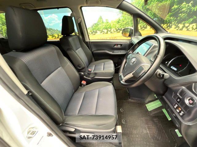 Toyota VOXY 2015-11 7360414-6