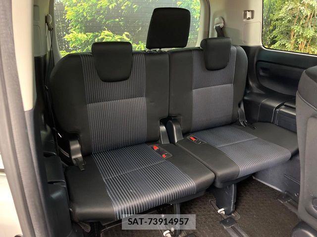 Toyota VOXY 2015-11 7360414-8