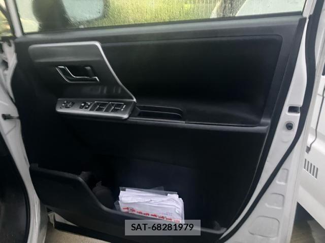 Toyota VOXY 2012-04 7378978-13