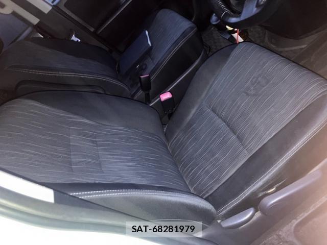 Toyota VOXY 2012-04 7378978-14