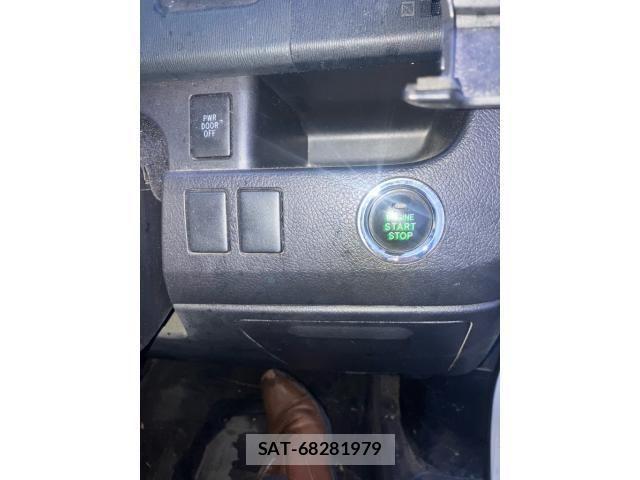 Toyota VOXY 2012-04 7378978-18