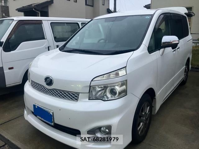 Toyota VOXY 2012-04 7378978-1