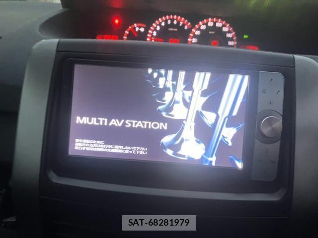 Toyota VOXY 2012-04 7378978-21