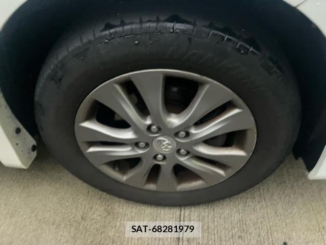 Toyota VOXY 2012-04 7378978-5